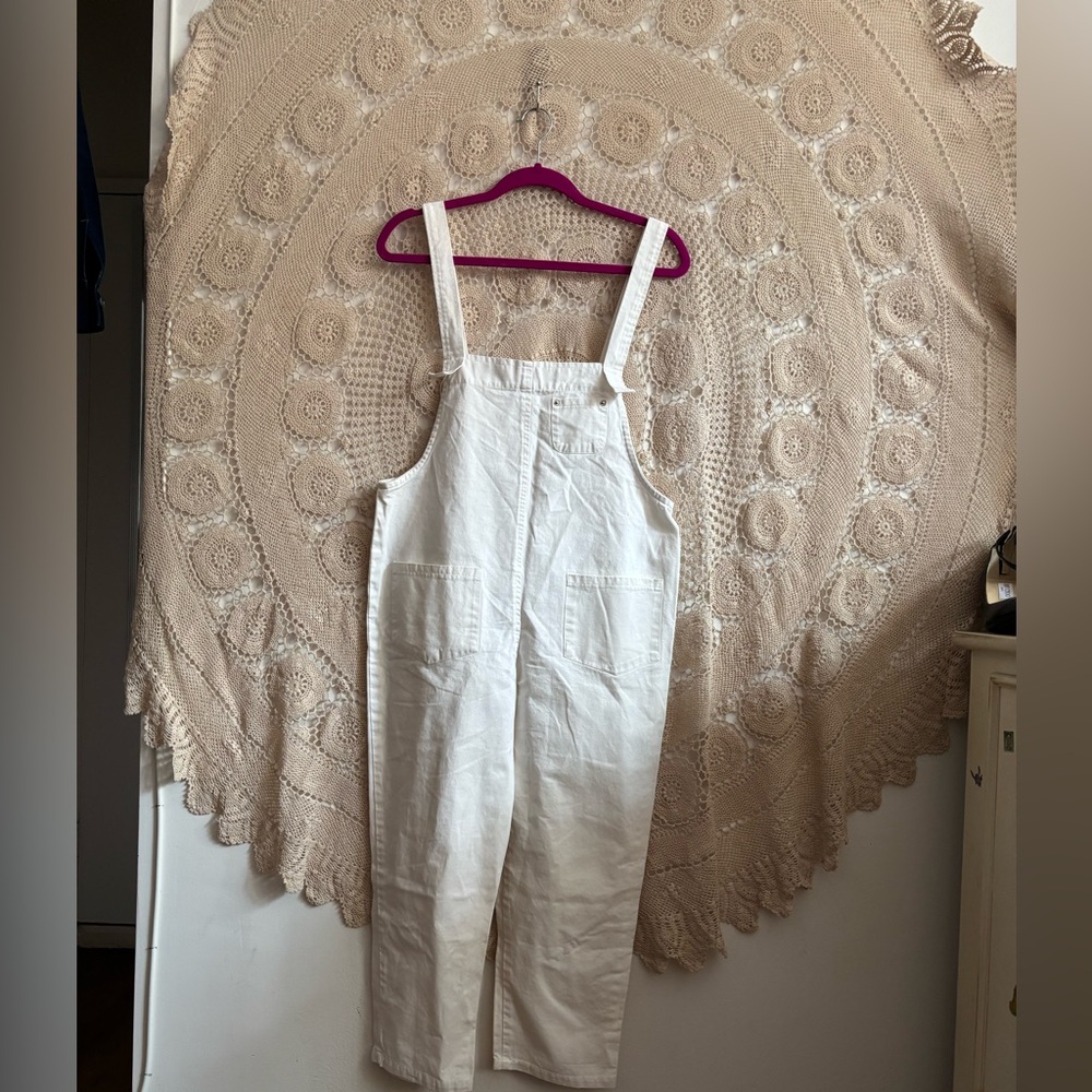 Momo overalls. Size L. Tiny stain I took photo barely noticeable.